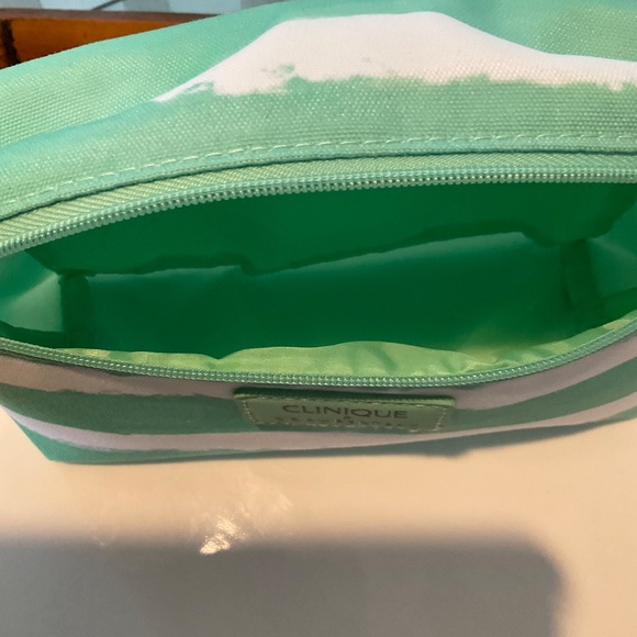 New Clinique x Drawbertson Green & White Cosmetic Bag NWT - Picture 6 of 7